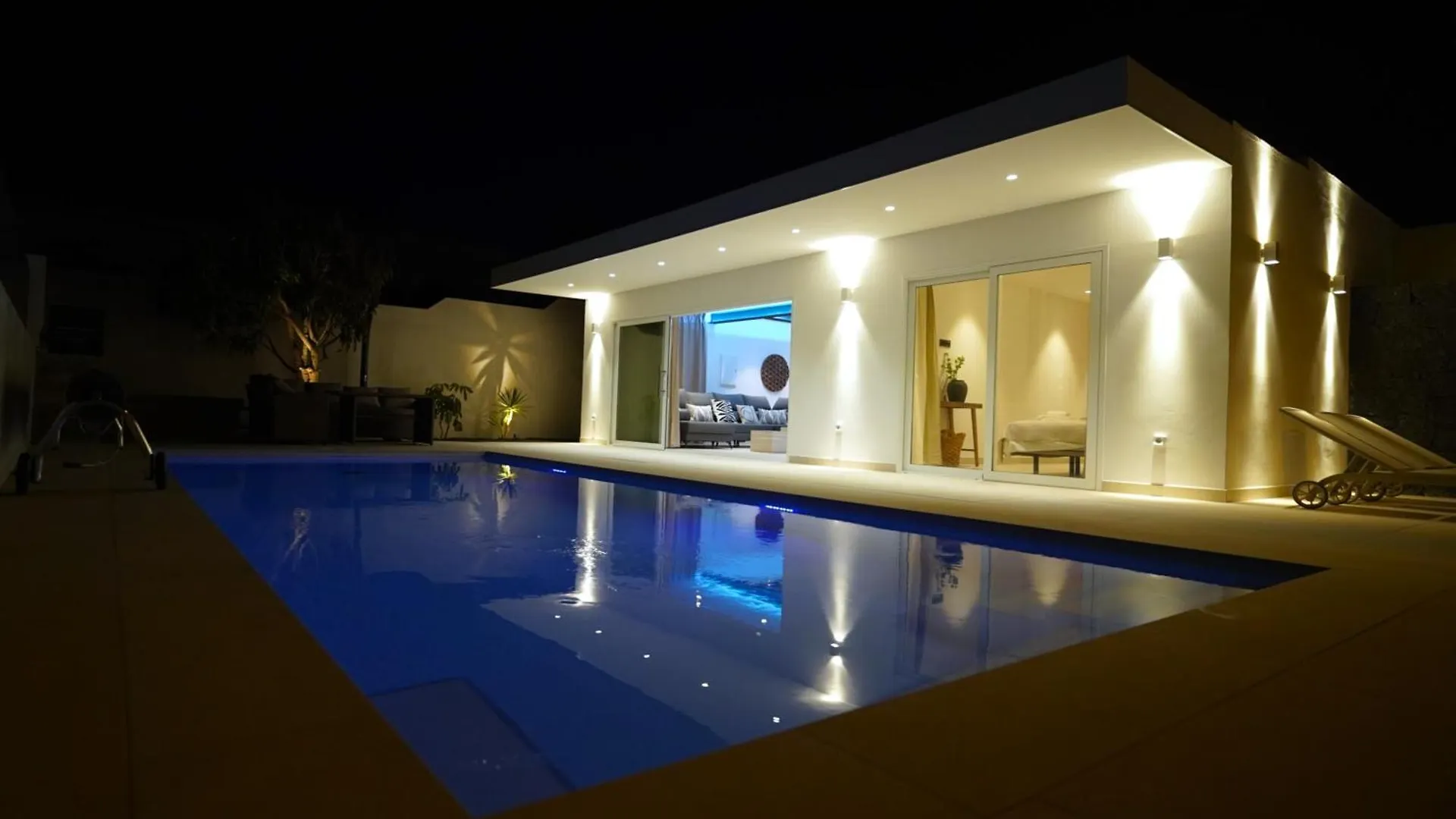 Villa Deluxy Mia Puerto del Carmen  0*, Puerto del Carmen (Lanzarote)